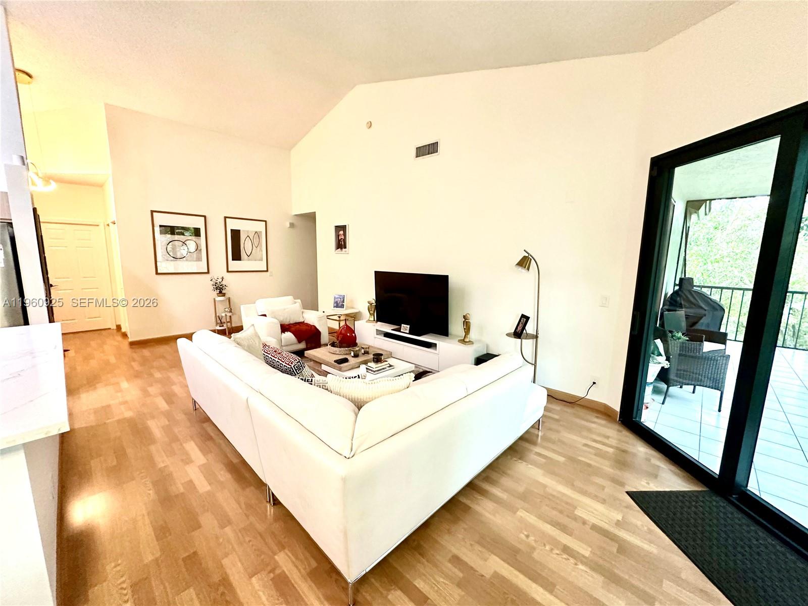 COACH HOUSES OF TOWN PLAC - Residential