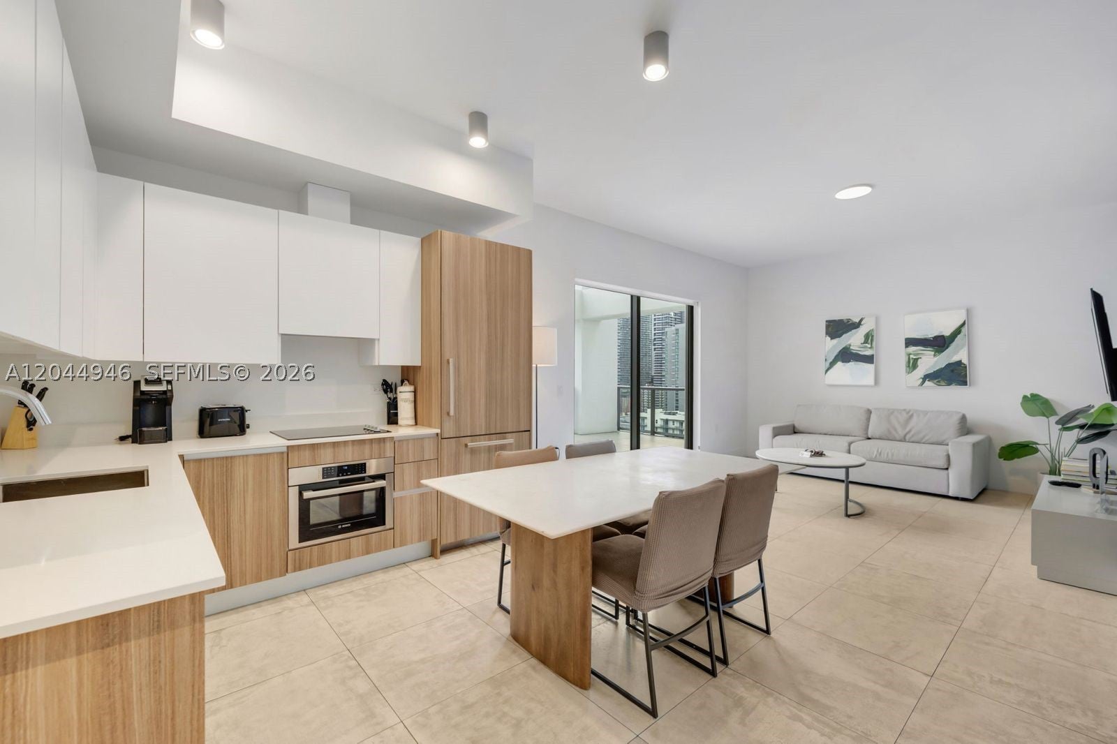 239 SW 9th St