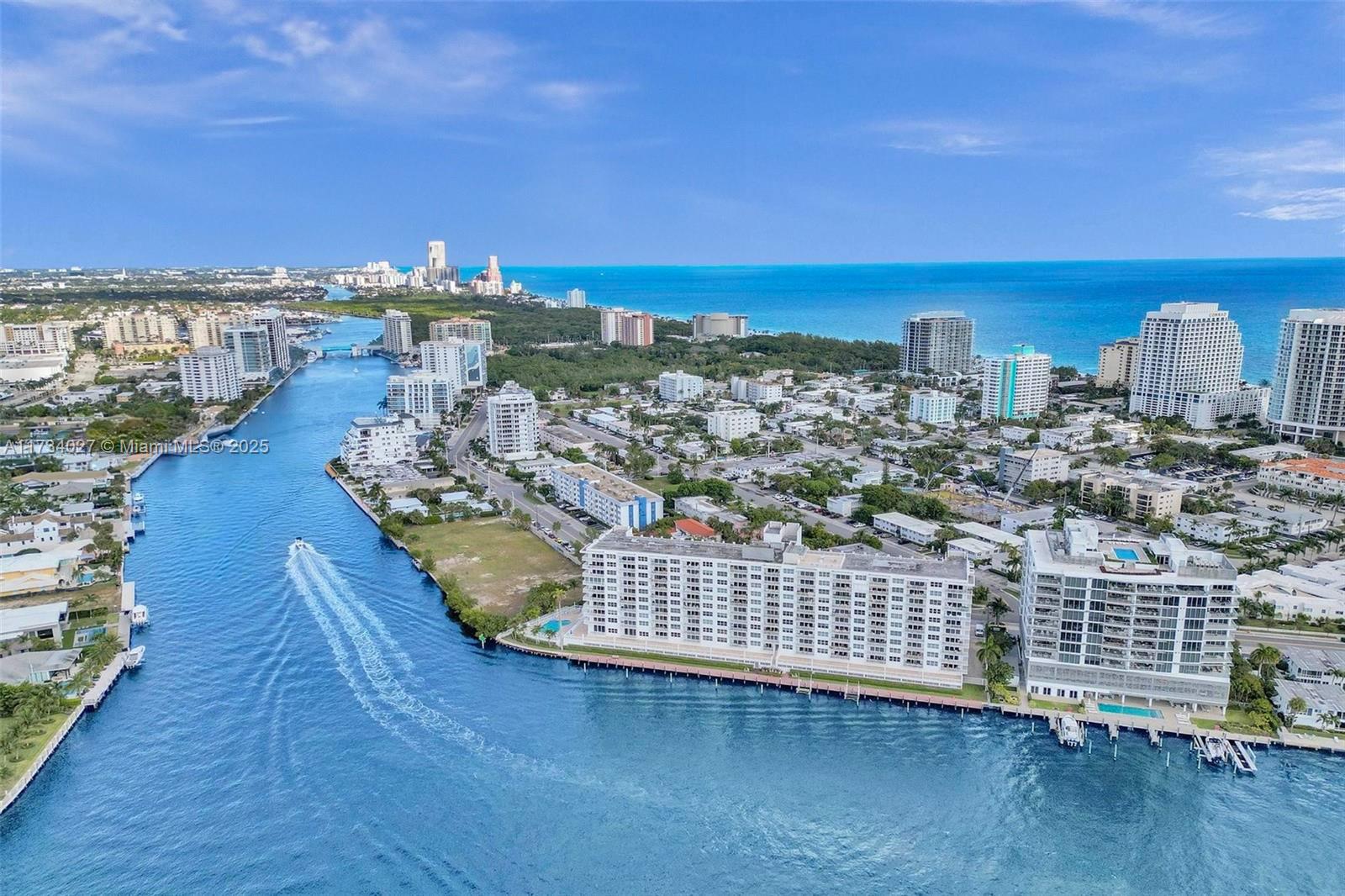 Property for Sale at 511 Bayshore Dr 511, Fort Lauderdale, Broward County, Florida - Bedrooms: 2 
Bathrooms: 2  - $795,000