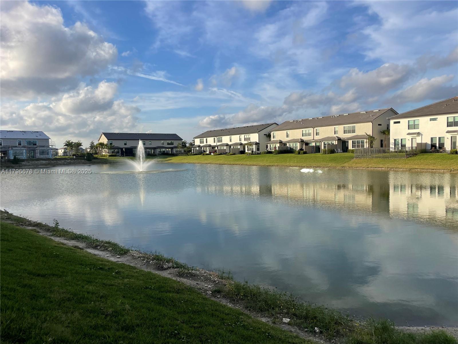 Rental Property at 2151 S Appleton Cir S Cir 2151, Oakland Park, Miami-Dade County, Florida - Bedrooms: 3 
Bathrooms: 3  - $3,600 MO.