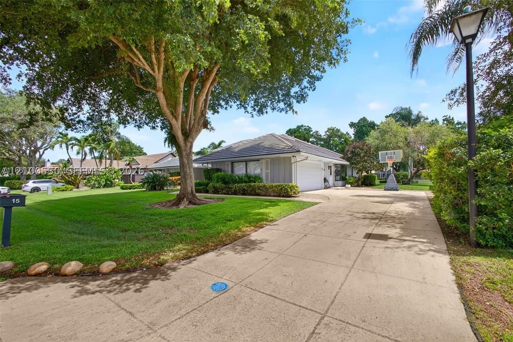 Photo of 15 W Balfour Rd W, Palm Beach Gardens, FL 33418 (MLS # A12100530)