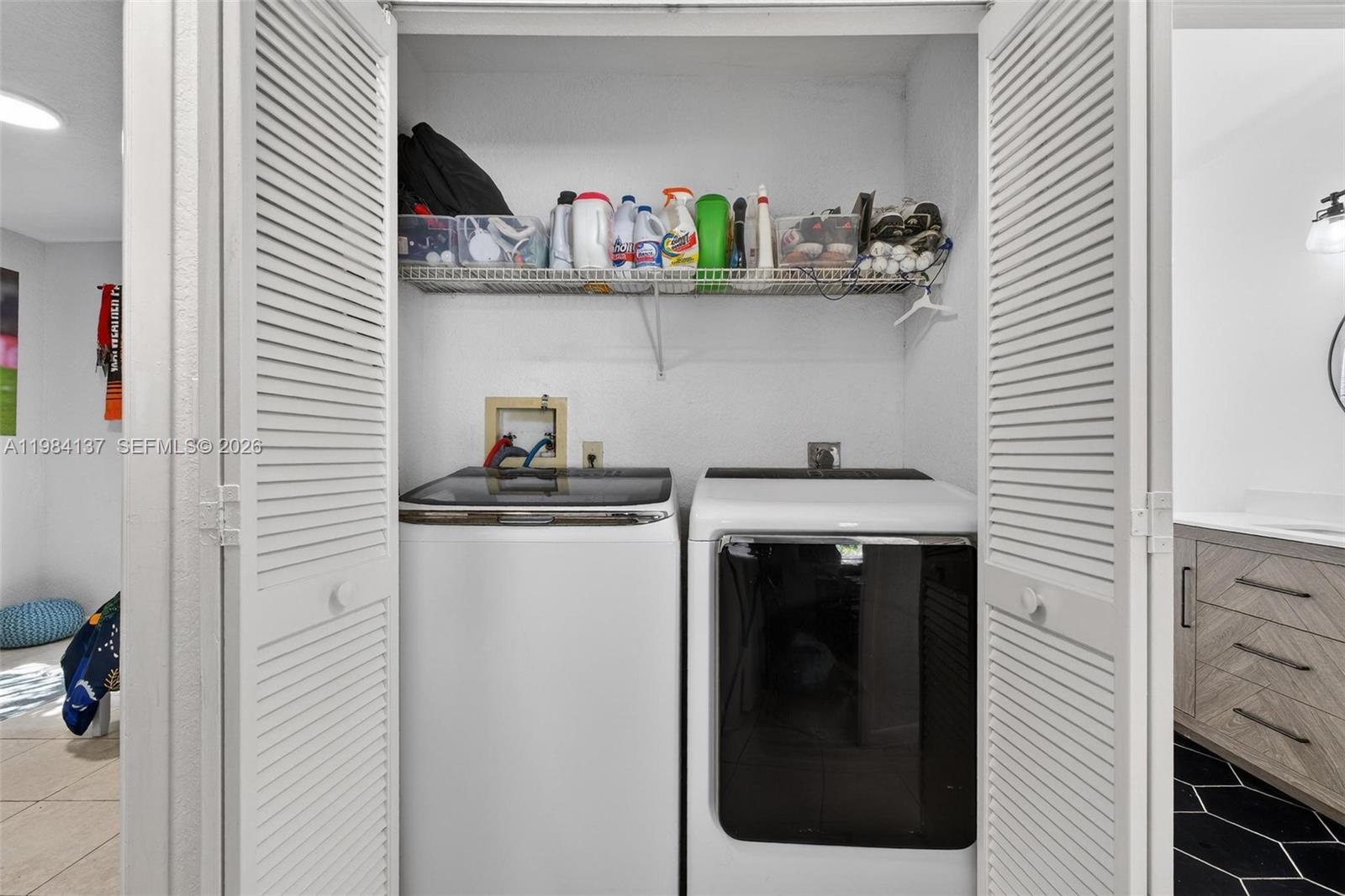 LAKES BY THE BAY SEC 5 - Residential