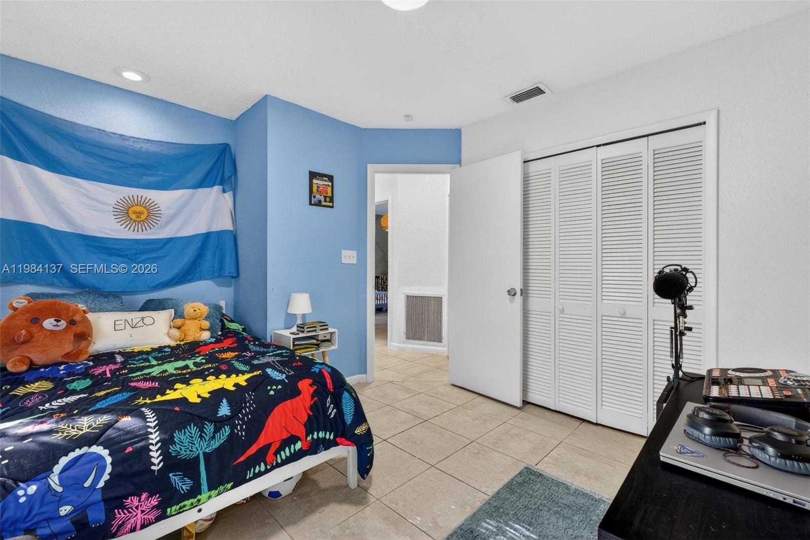 LAKES BY THE BAY SEC 5 - Residential