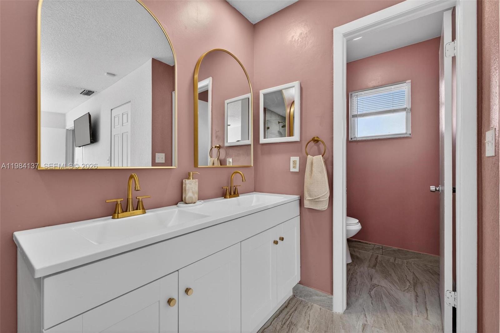 LAKES BY THE BAY SEC 5 - Residential