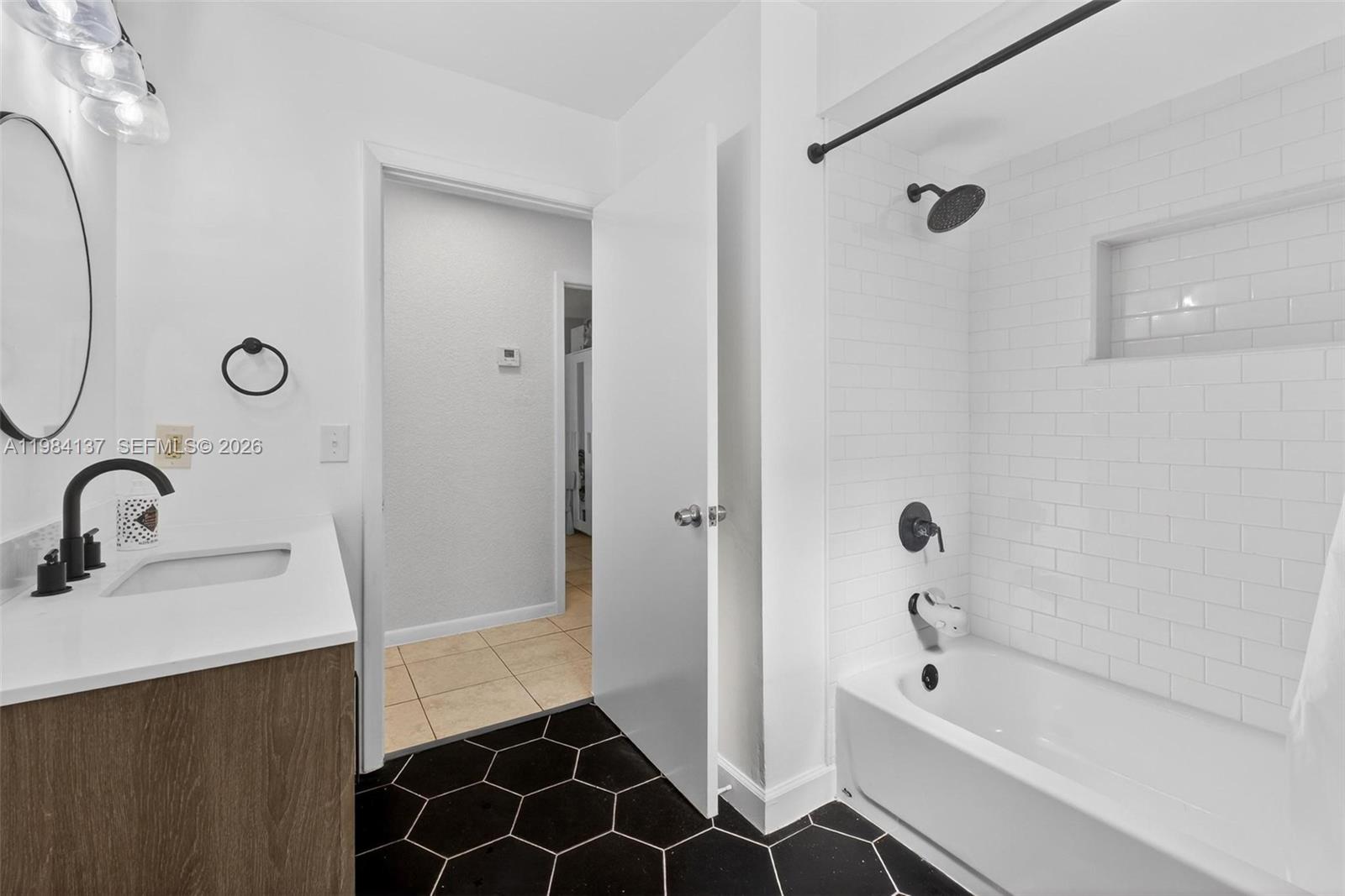 LAKES BY THE BAY SEC 5 - Residential