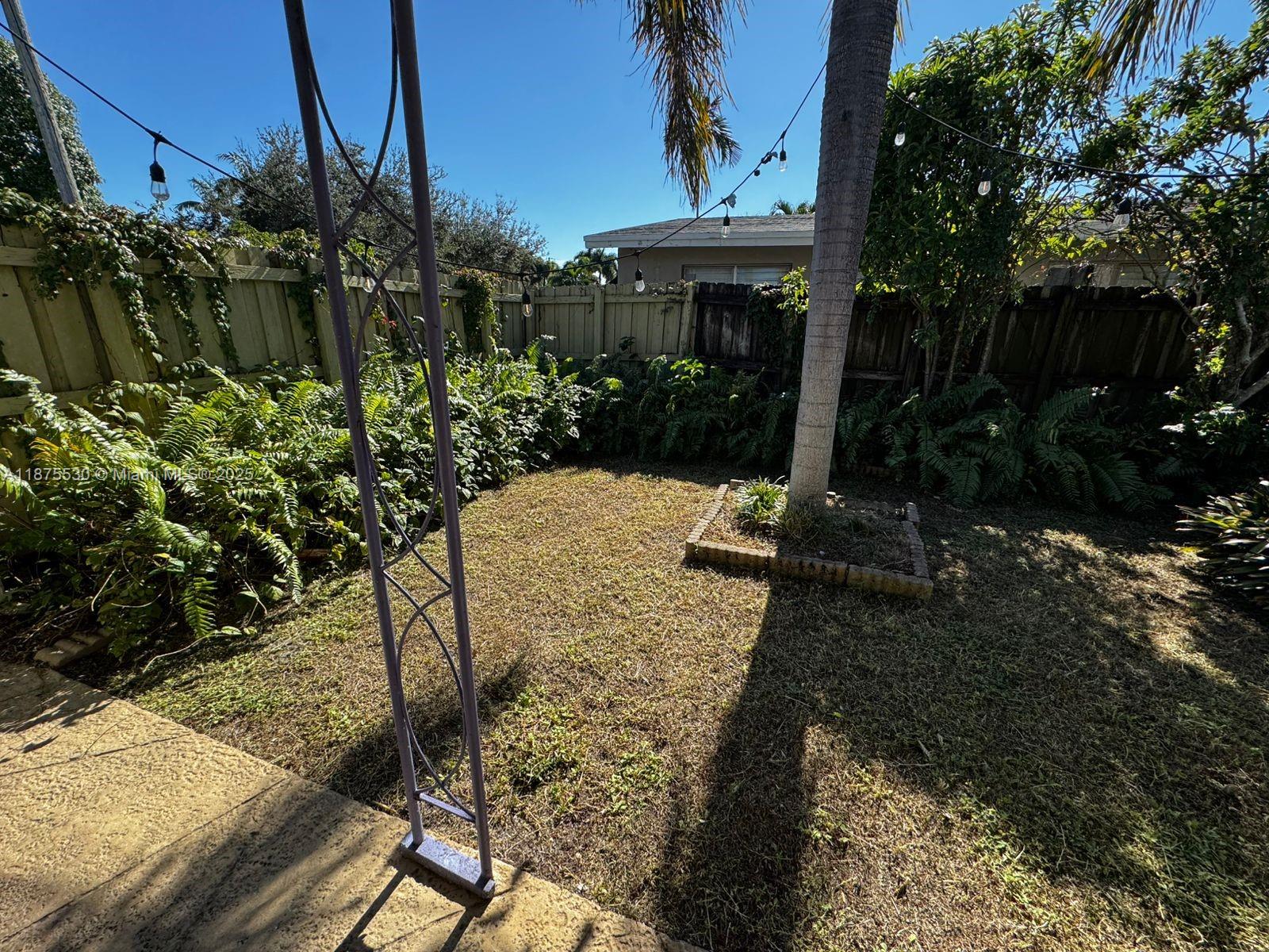 EDGEWATER ESTATES 1ST ADD - Residential Lease