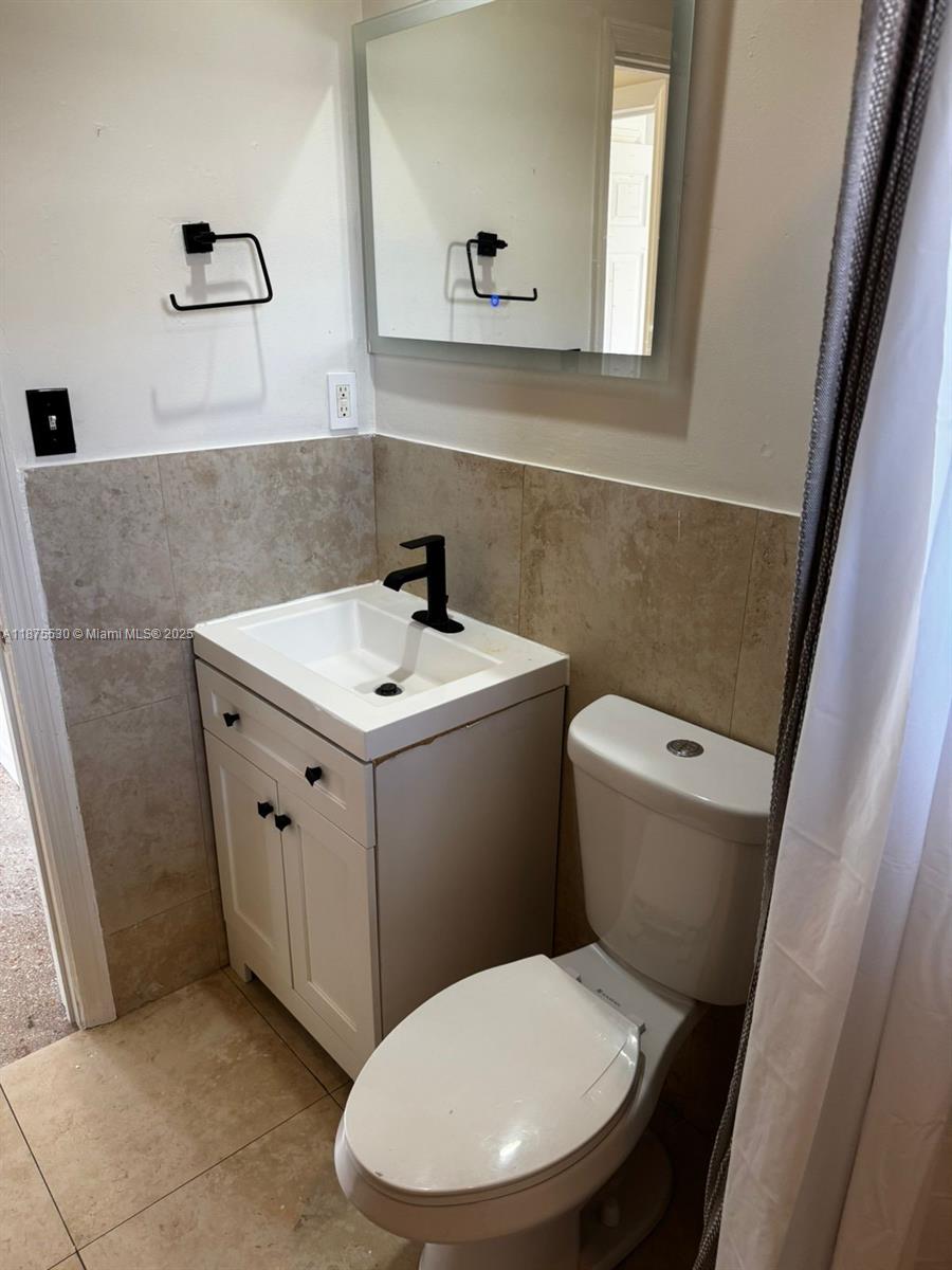 EDGEWATER ESTATES 1ST ADD - Residential Lease