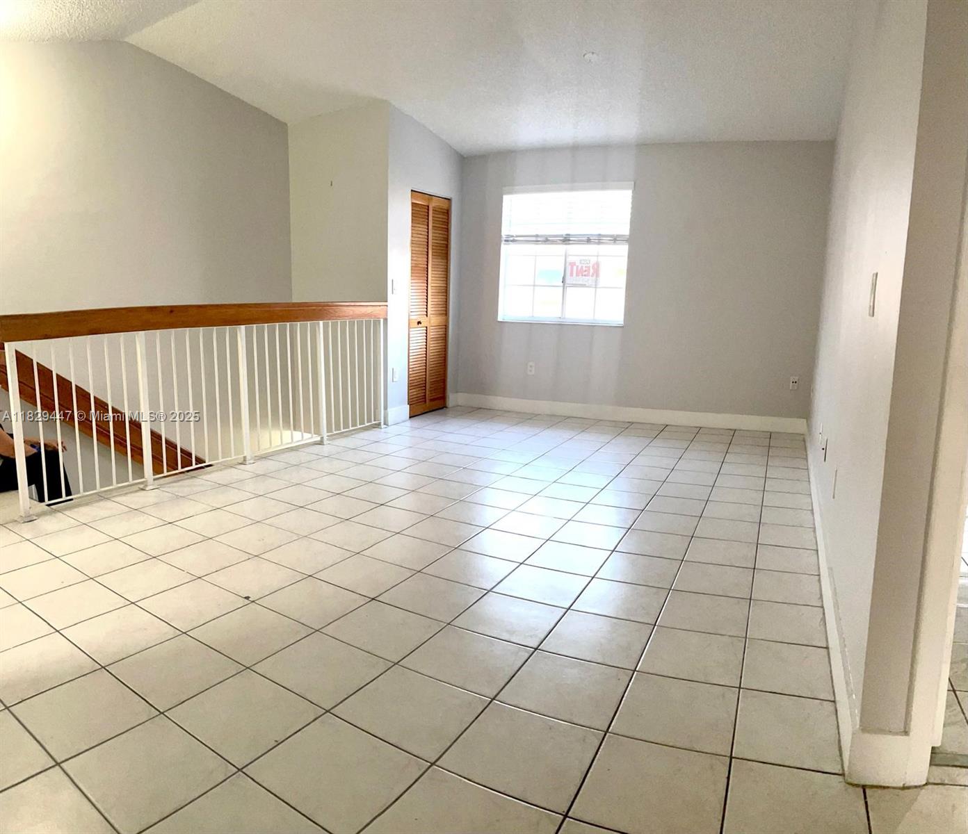 3264 W 70th St 201