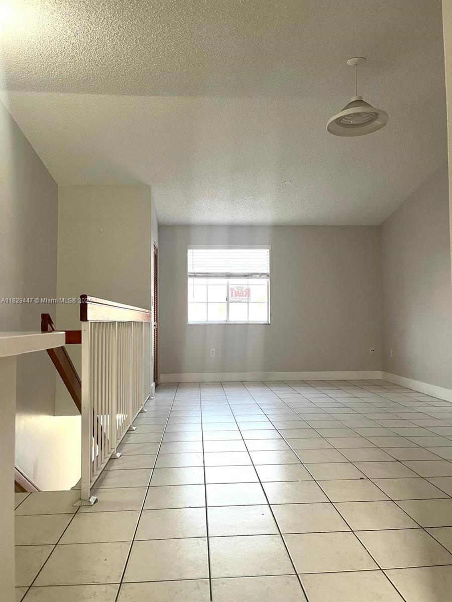 3264 W 70th St 201