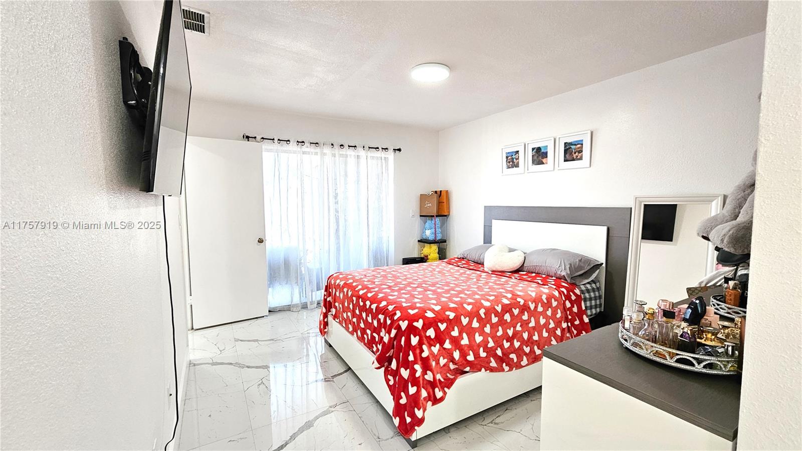 LAGO GRANDE CONDO THREE C - Residential