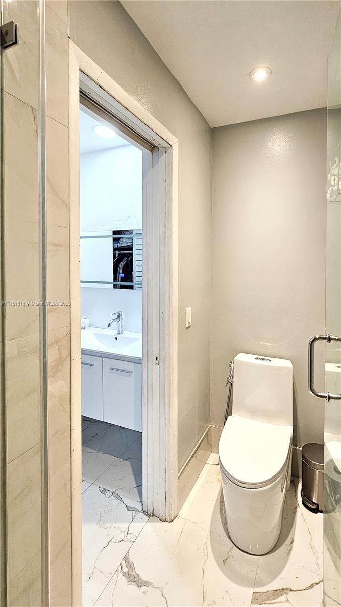 LAGO GRANDE CONDO THREE C - Residential