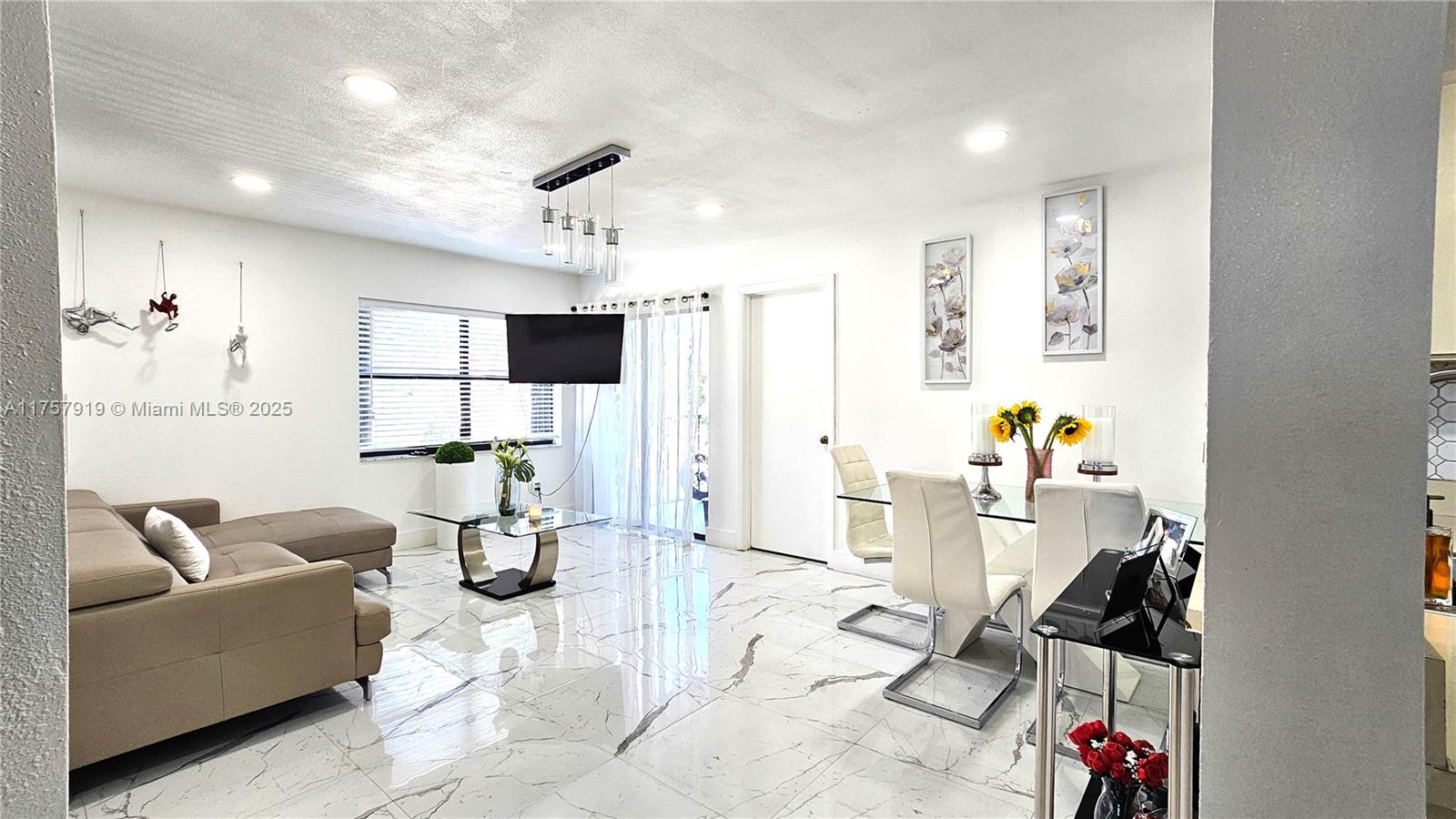 LAGO GRANDE CONDO THREE C - Residential