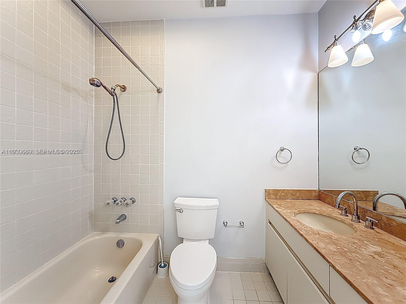 GOLDEN POINTE - Residential Lease