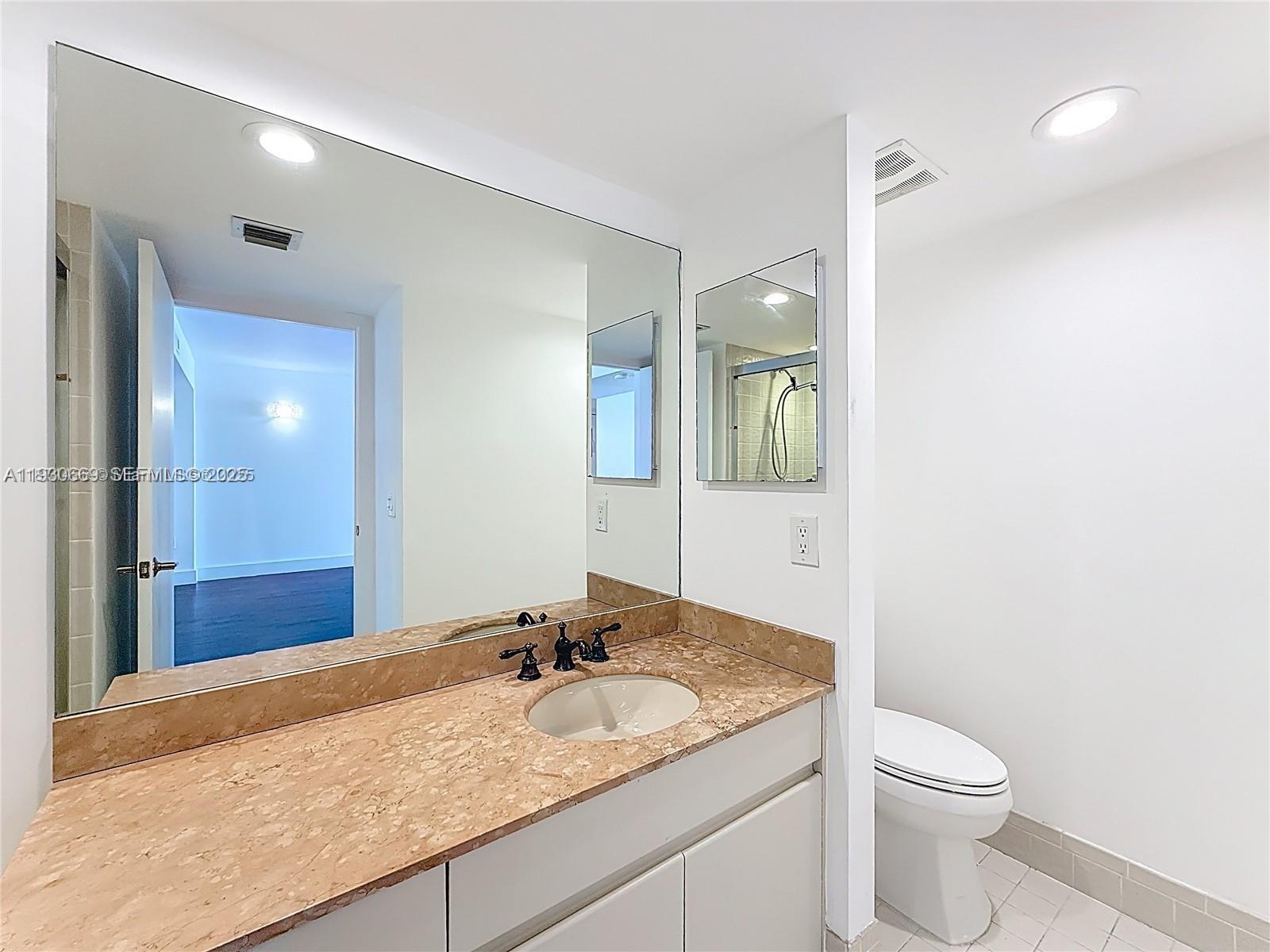 GOLDEN POINTE - Residential Lease