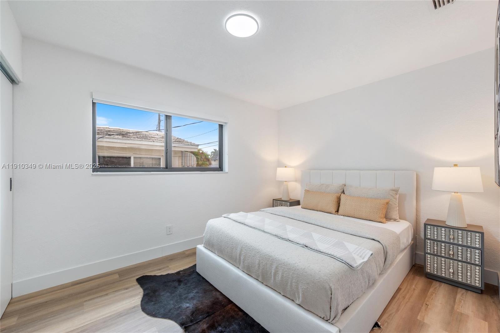 HOLLYWOOD PLACE - Residential Income