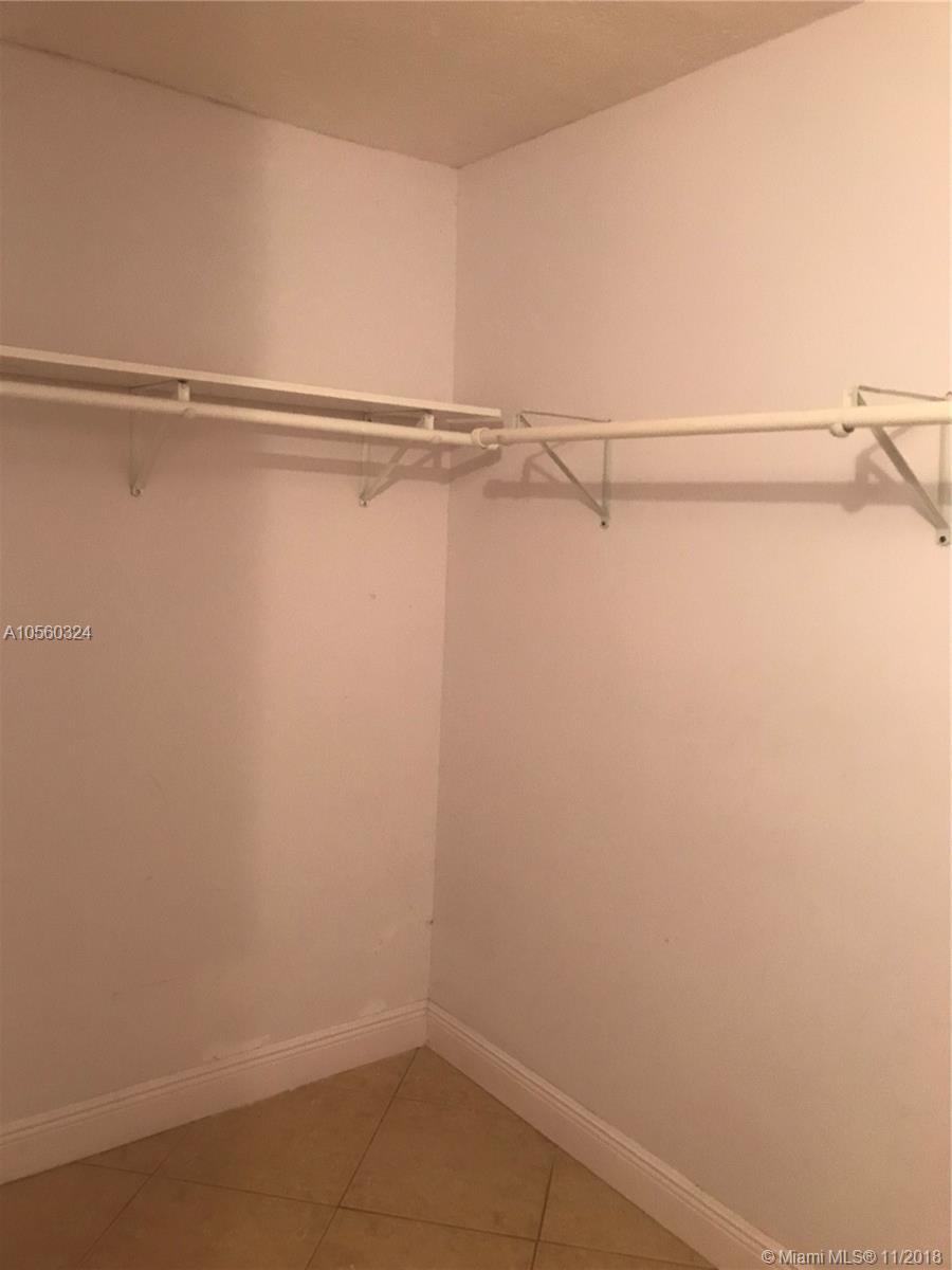 ESPRIT CONDO II - Residential Lease