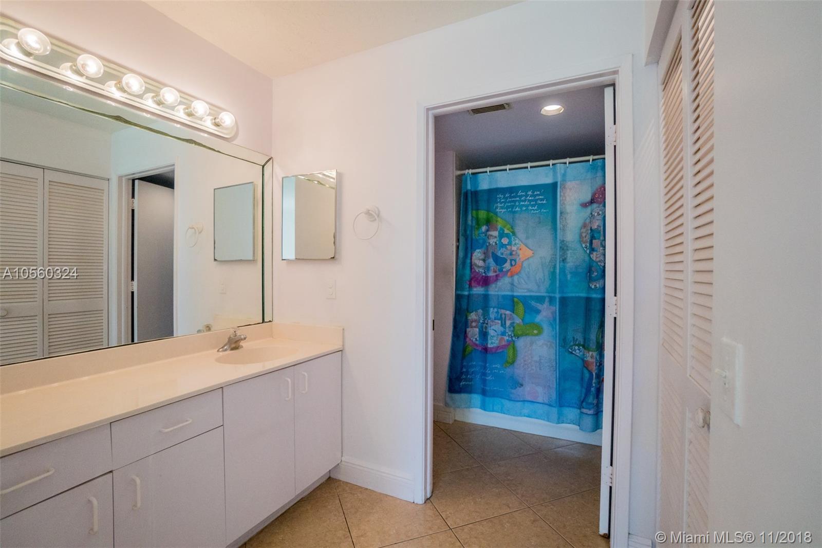 ESPRIT CONDO II - Residential Lease