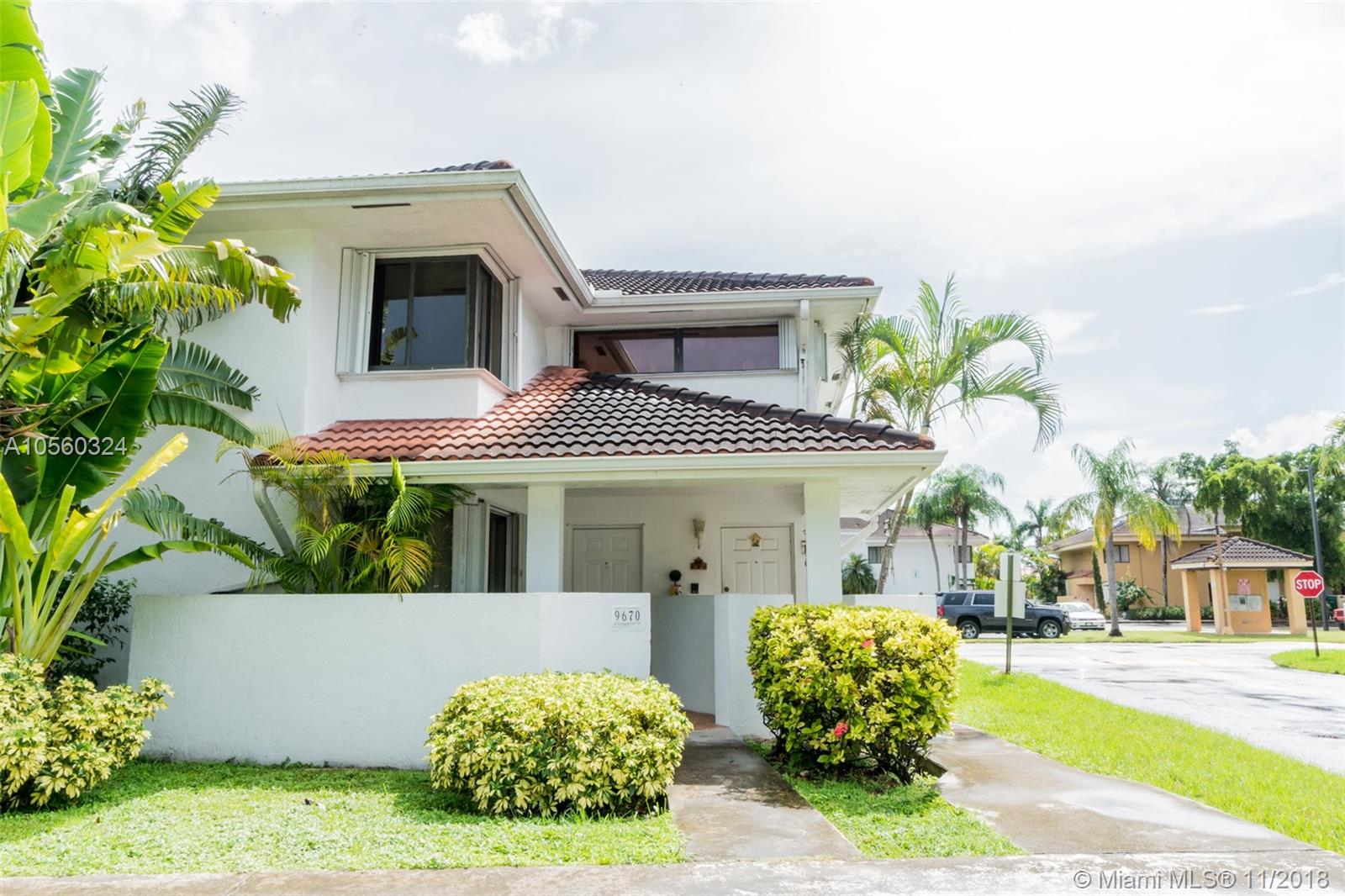 ESPRIT CONDO II - Residential Lease