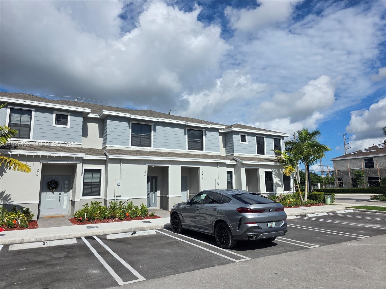 MIAMI LAND AND DEVELOPMEN - Residential Lease