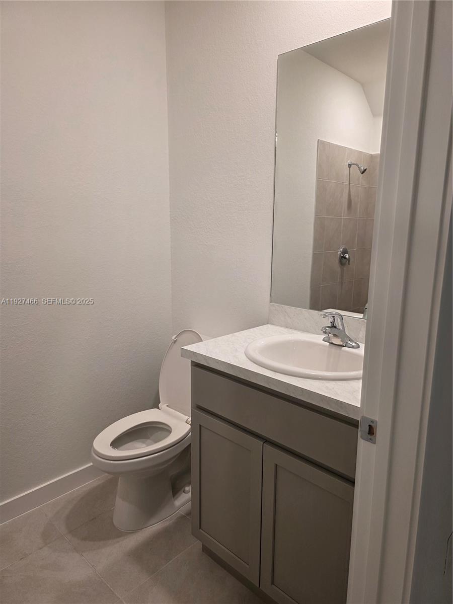 MIAMI LAND AND DEVELOPMEN - Residential Lease