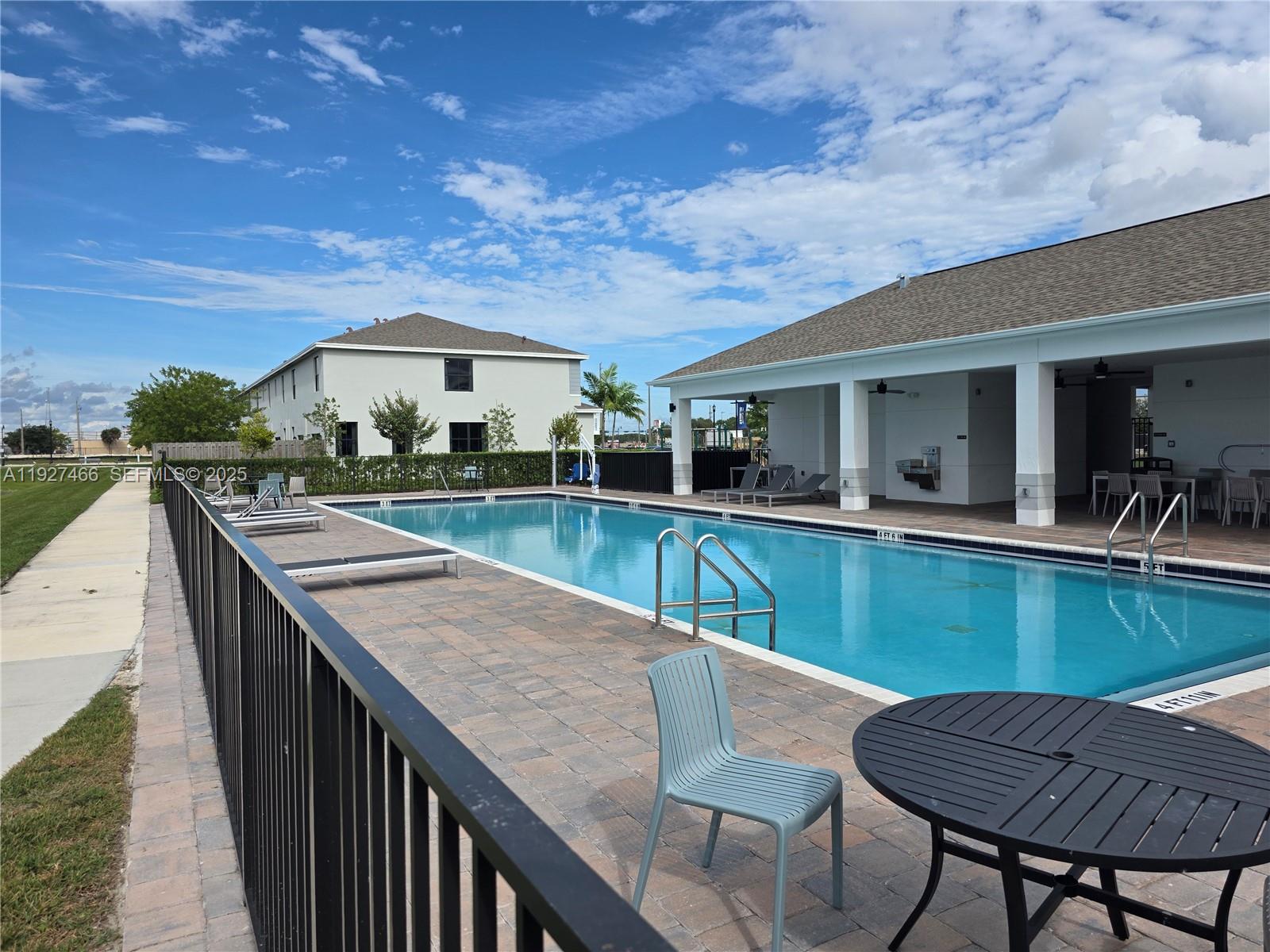 MIAMI LAND AND DEVELOPMEN - Residential Lease