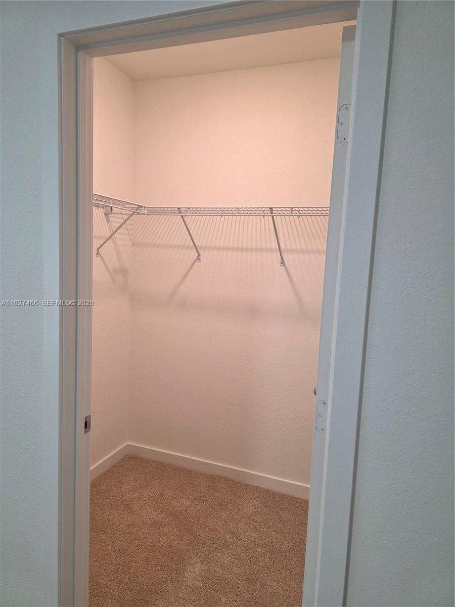 MIAMI LAND AND DEVELOPMEN - Residential Lease