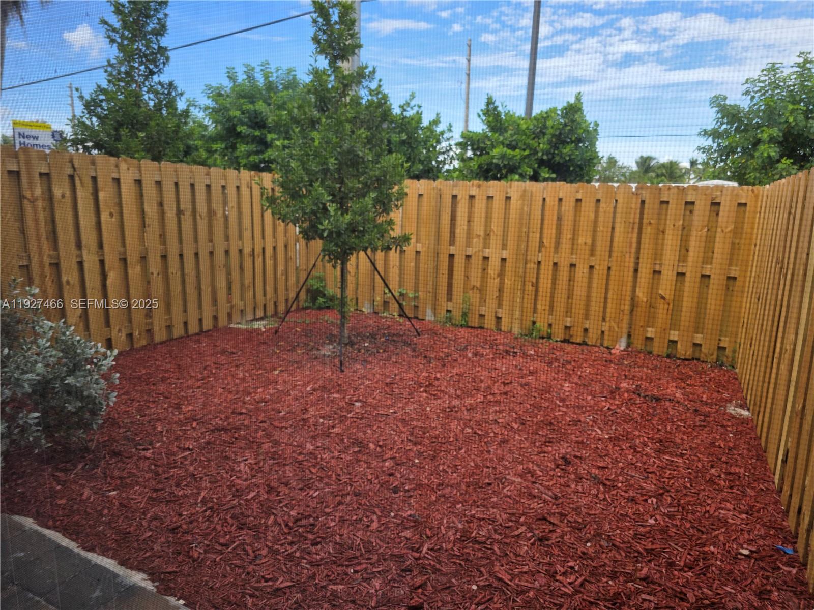 MIAMI LAND AND DEVELOPMEN - Residential Lease