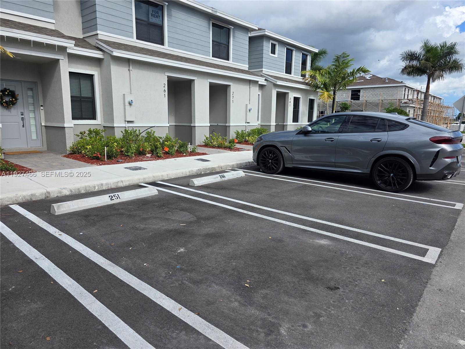 MIAMI LAND AND DEVELOPMEN - Residential Lease