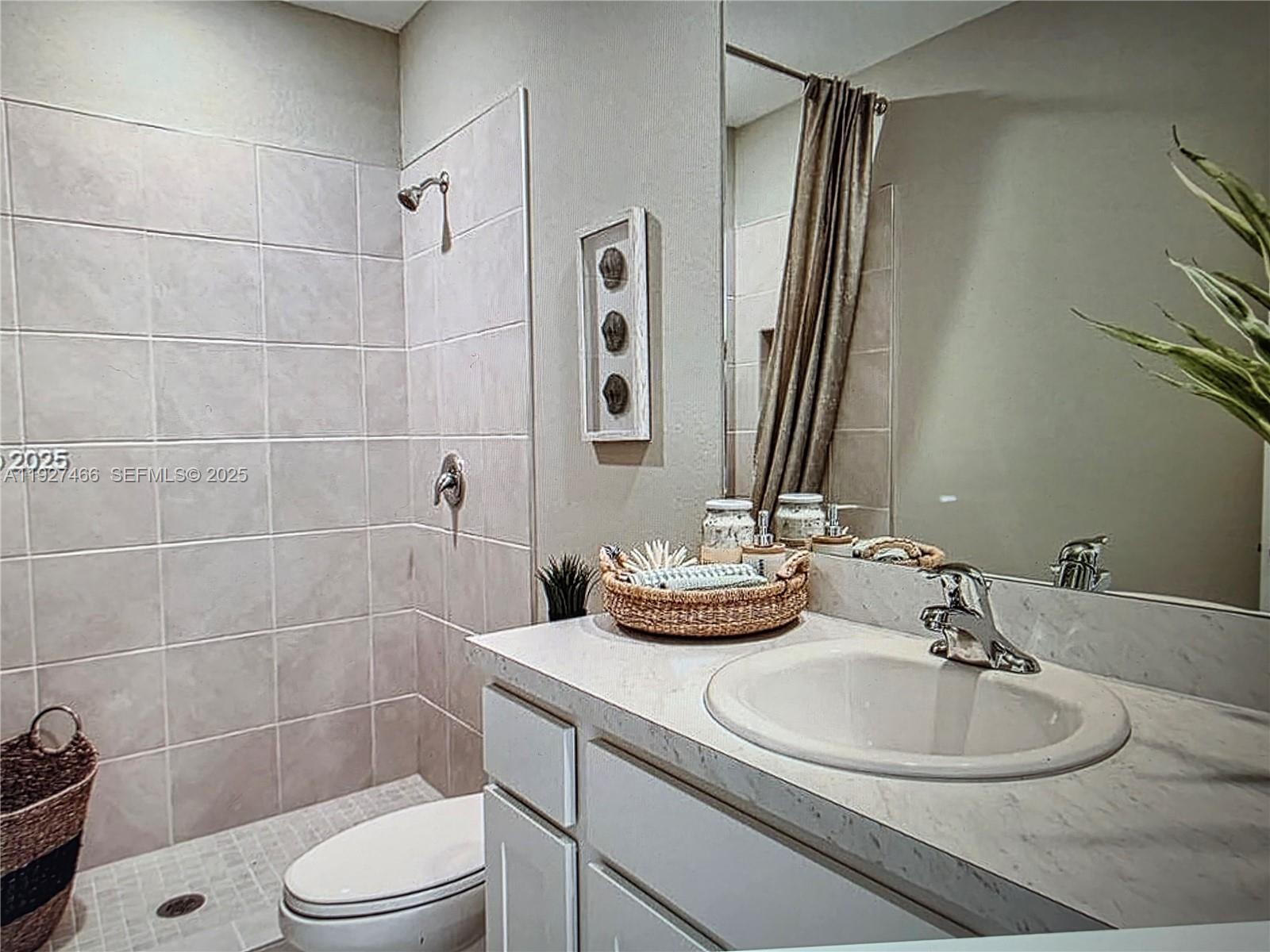 MIAMI LAND AND DEVELOPMEN - Residential Lease