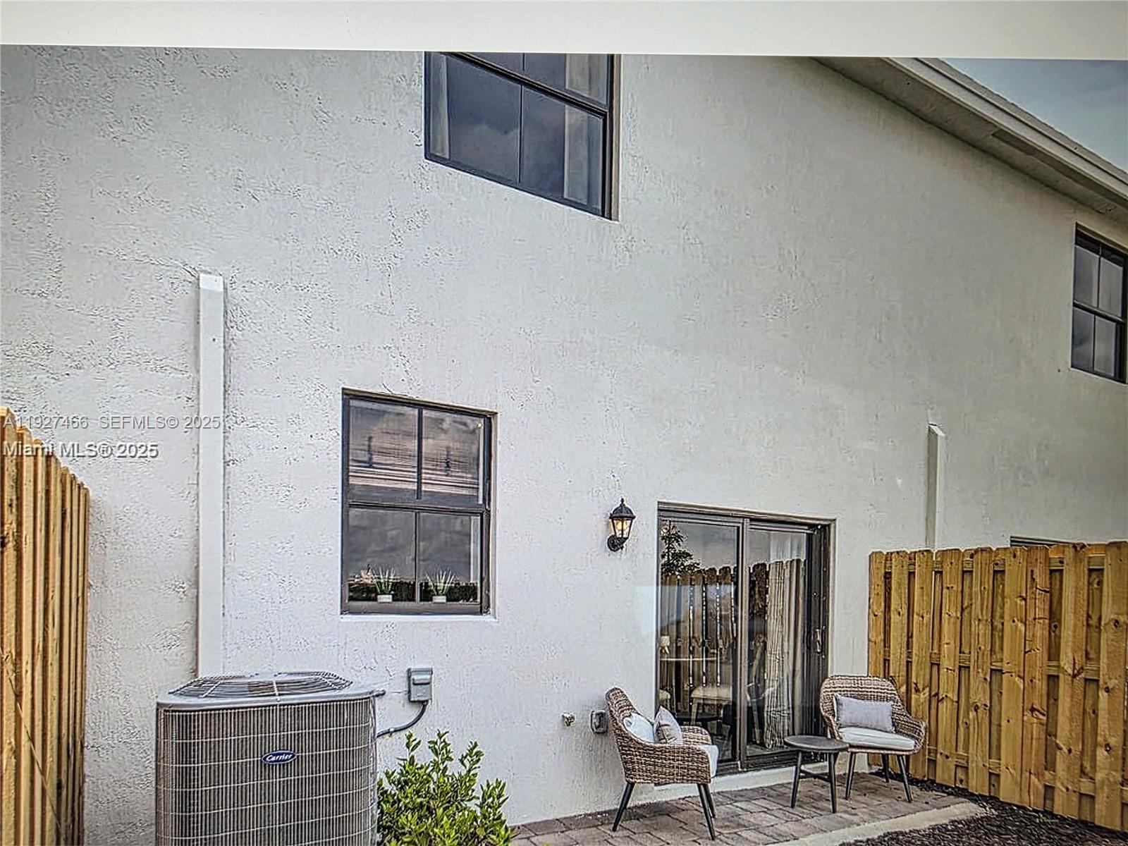 MIAMI LAND AND DEVELOPMEN - Residential Lease