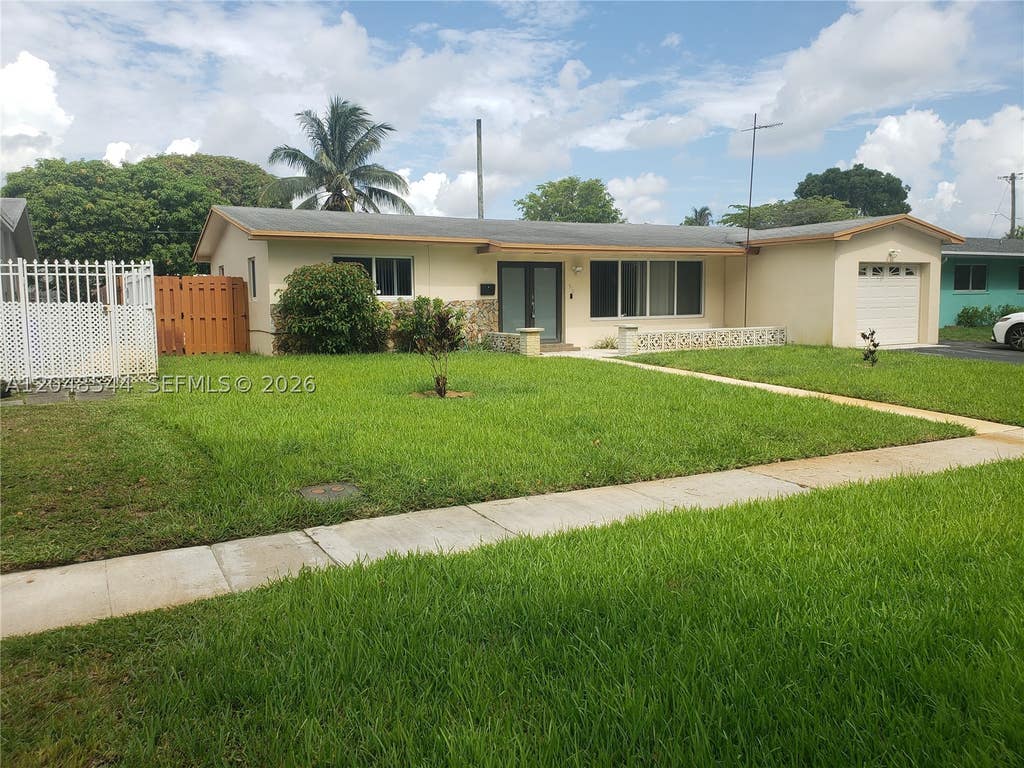 Photo of 510 SW 70th Ave, Pembroke Pines, FL 33023 (MLS # A12048544)