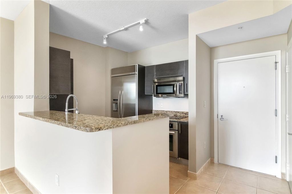 Photo of 550 Okeechobee Blvd #527, West Palm Beach, FL 33401 (MLS # A11969380)