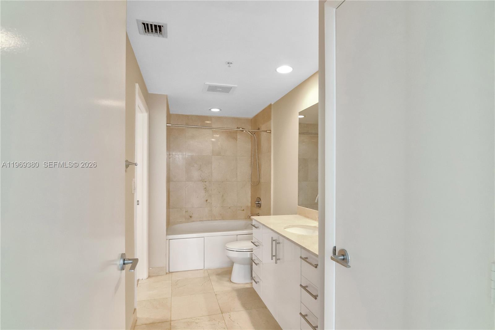 CITYPLACE SOUTH TOWER CON - Residential Lease