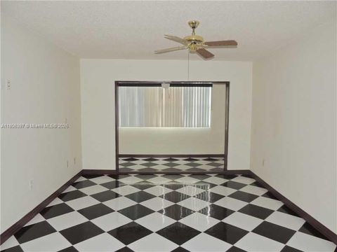 8595 Sunrise Lakes Blvd 307 Sunrise FL 33322