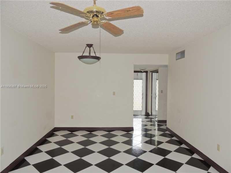 8595 Sunrise Lakes Blvd 307