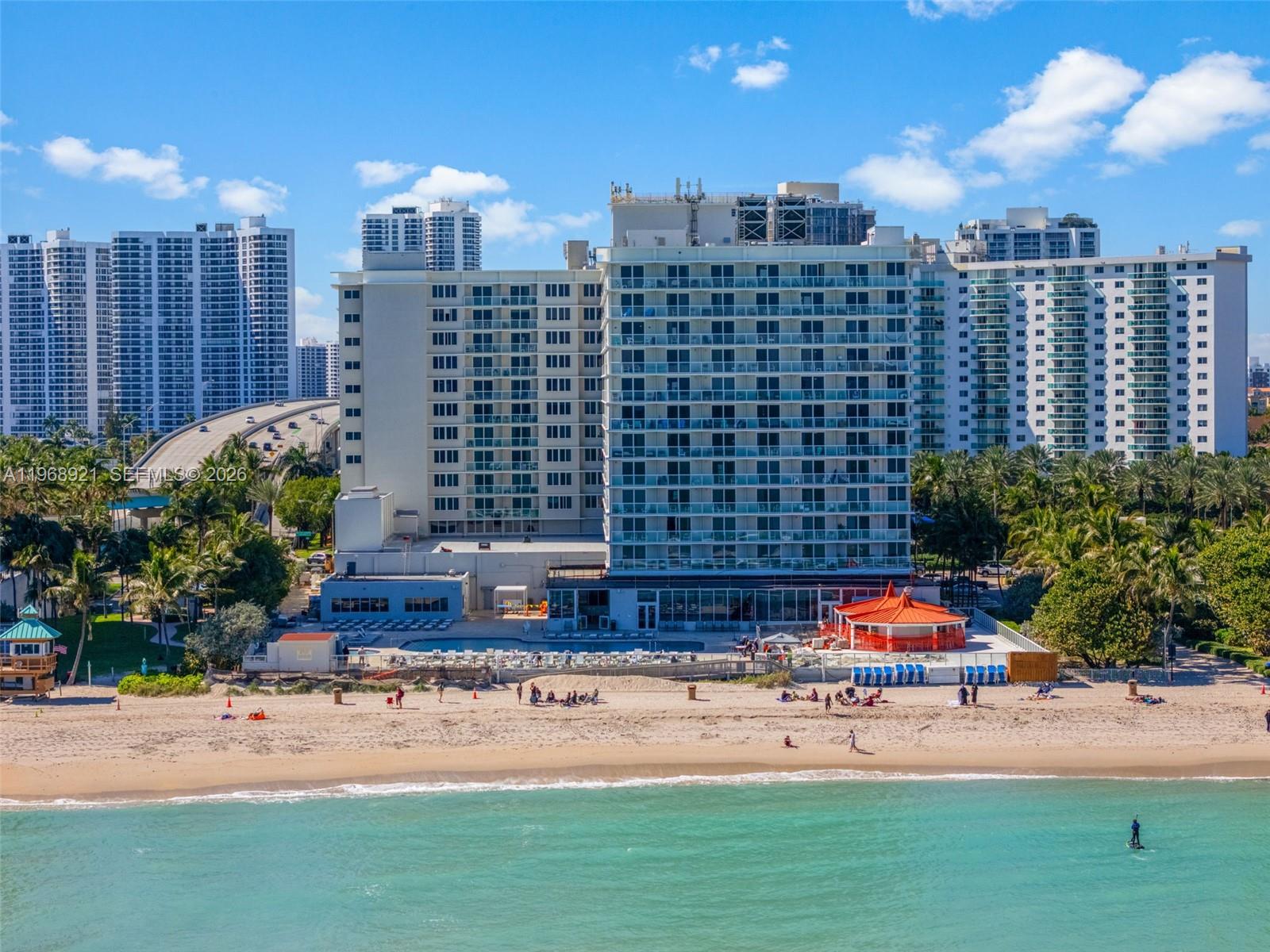 THE AVENTURA BEACH CLUB C - Residential