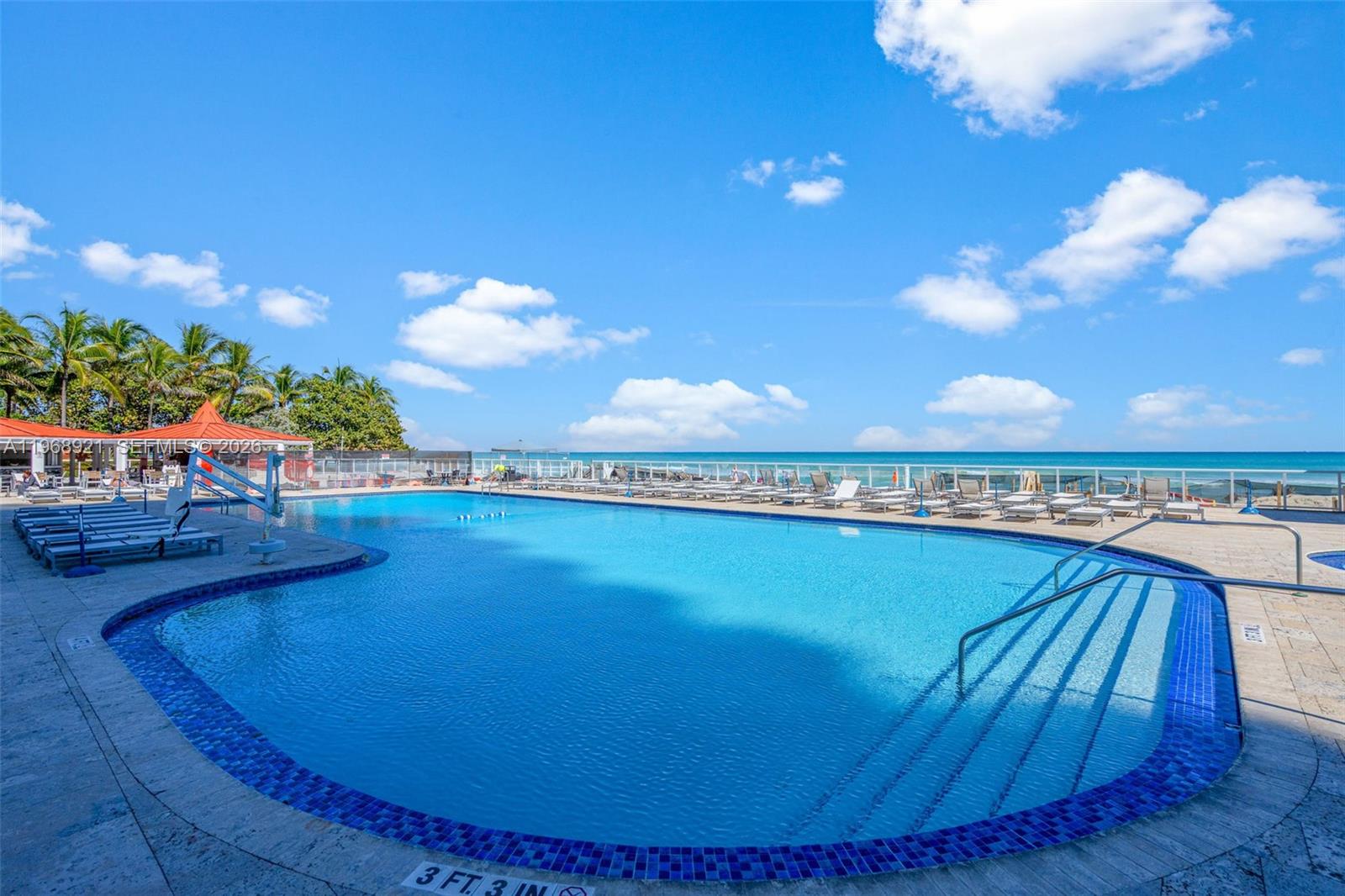 THE AVENTURA BEACH CLUB C - Residential