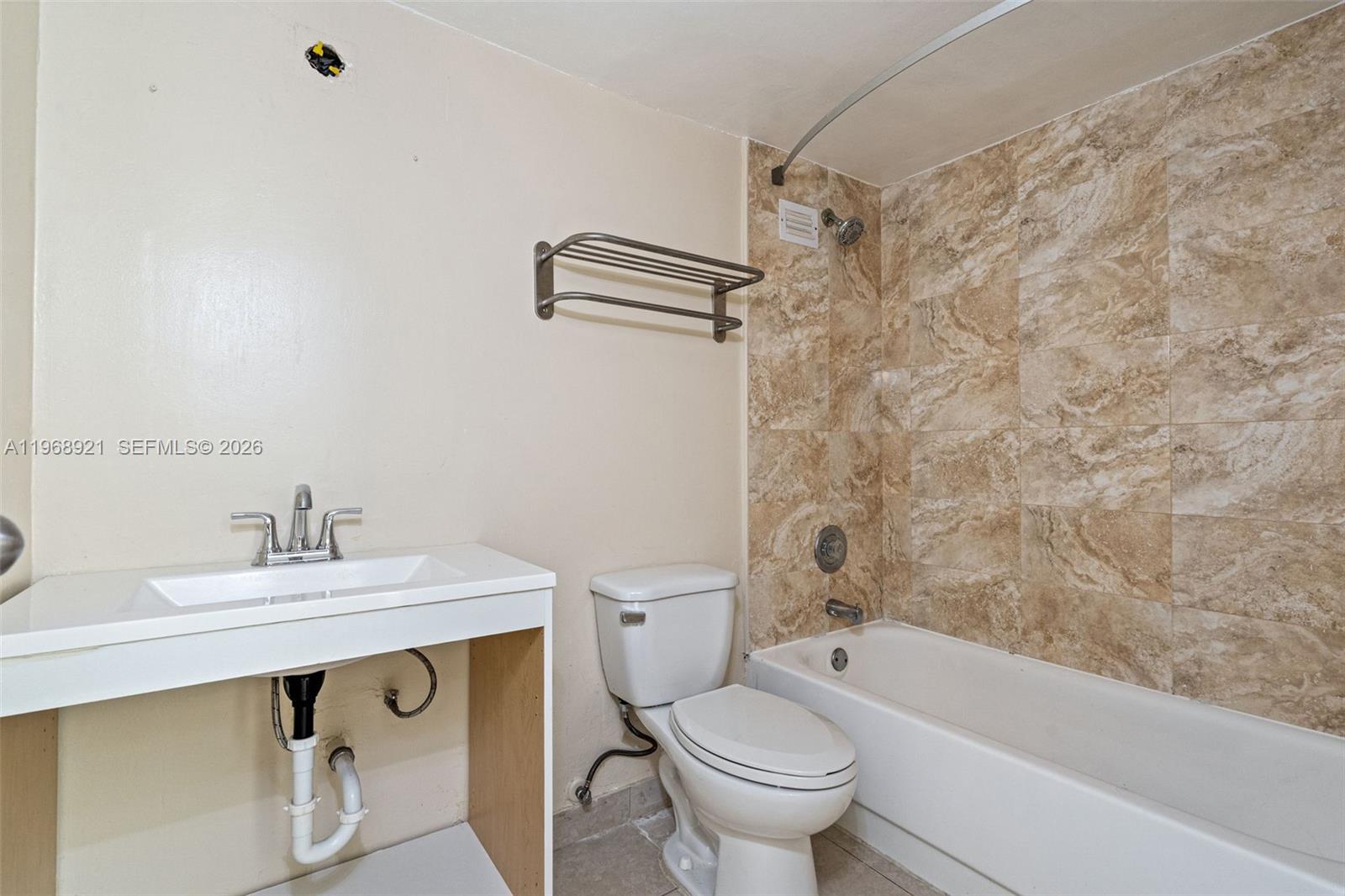 THE AVENTURA BEACH CLUB C - Residential