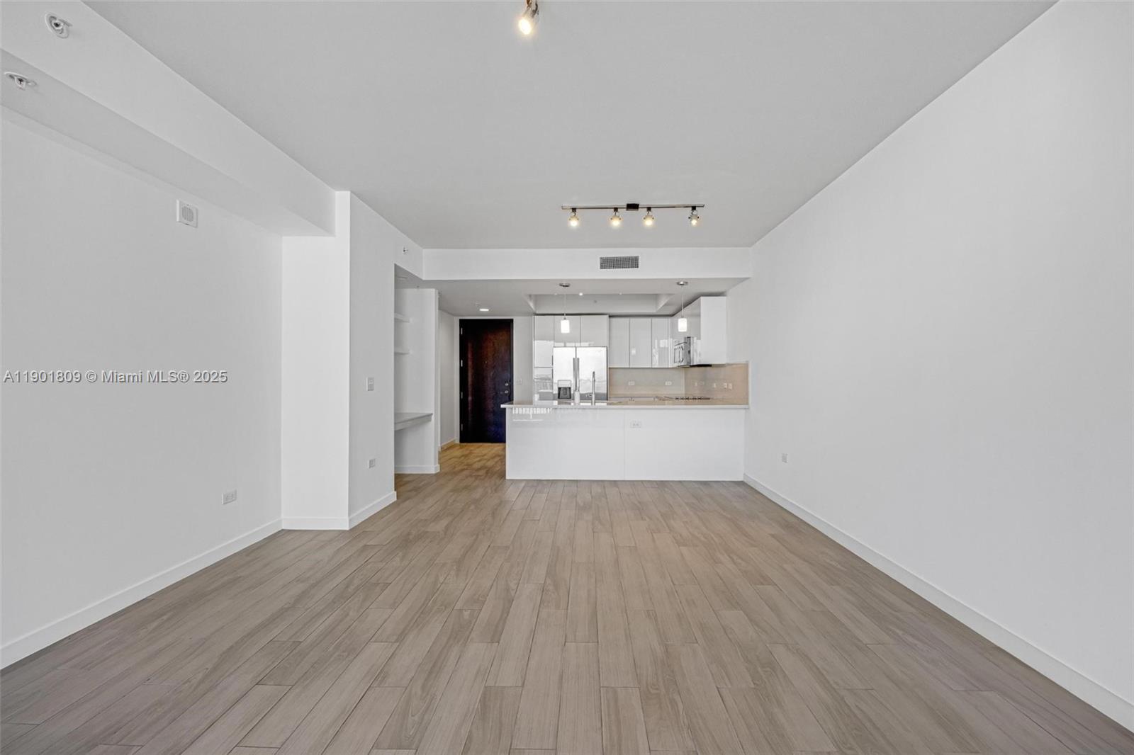 NINE AT MARY BRICKELL VIL - Residential