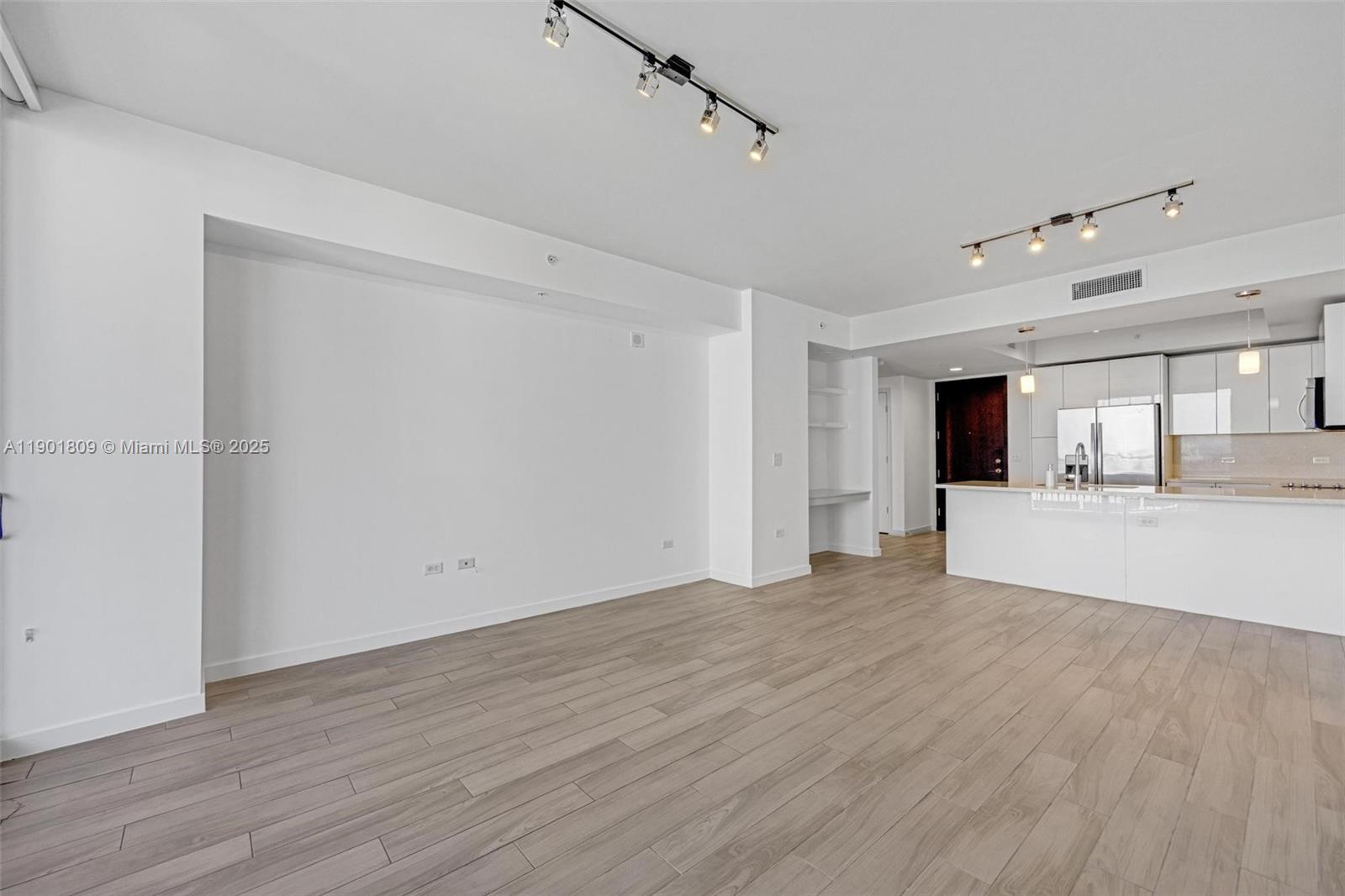 NINE AT MARY BRICKELL VIL - Residential