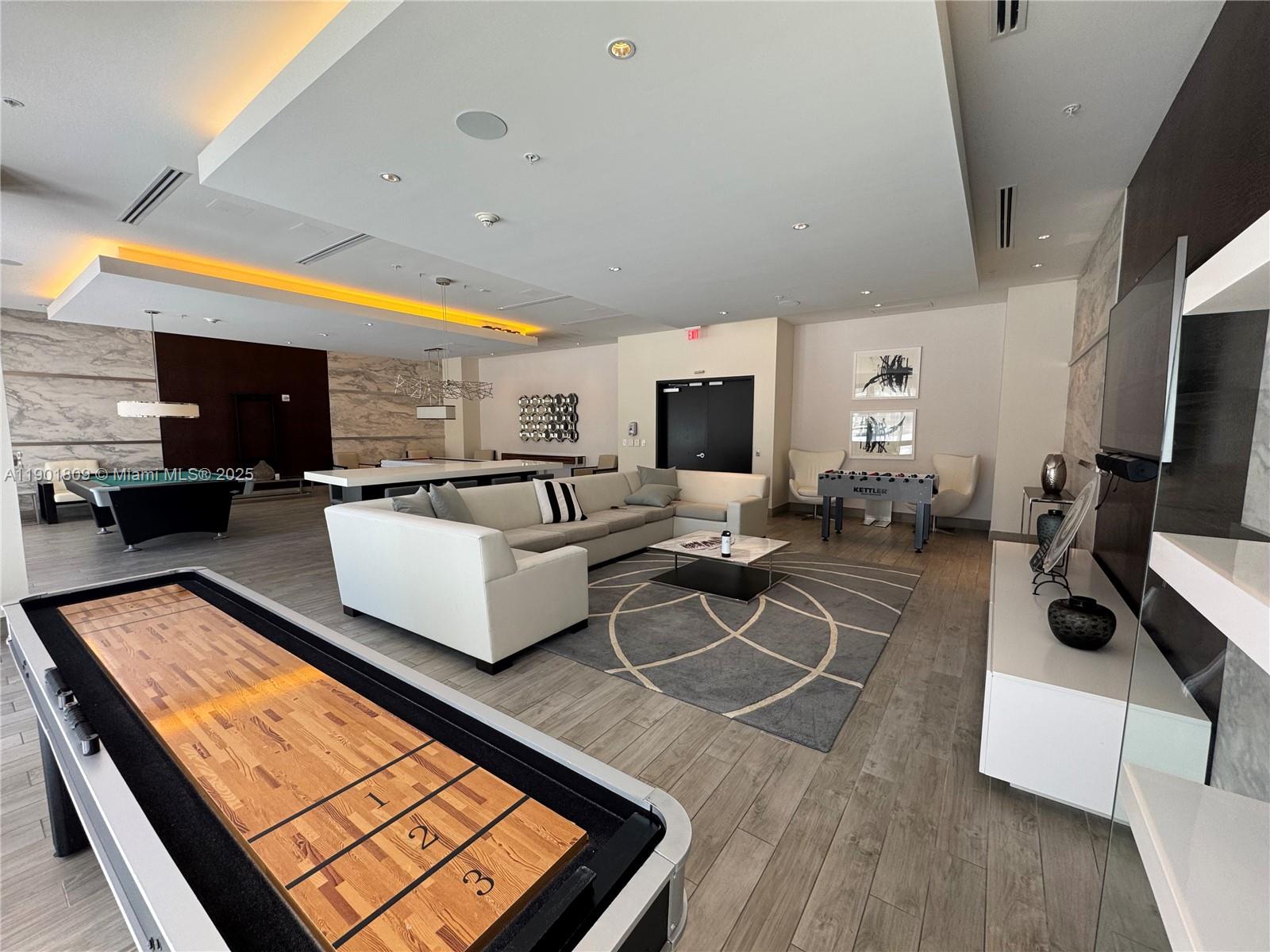 NINE AT MARY BRICKELL VIL - Residential