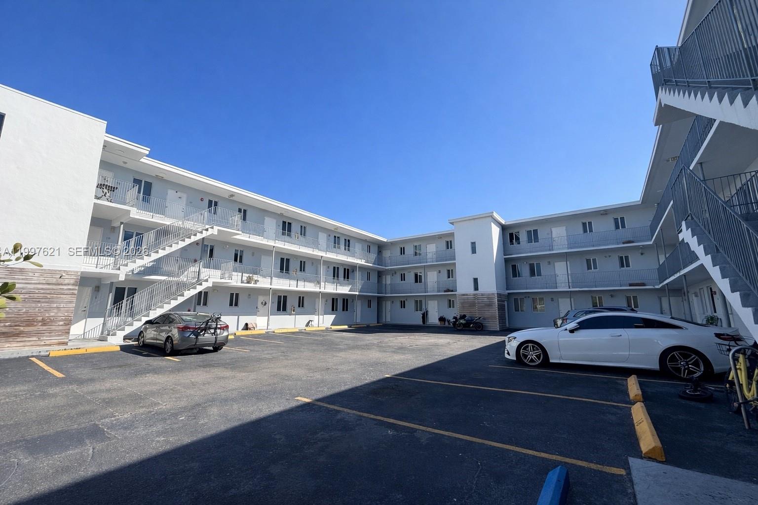 MIAMI NORTH - Residential Lease