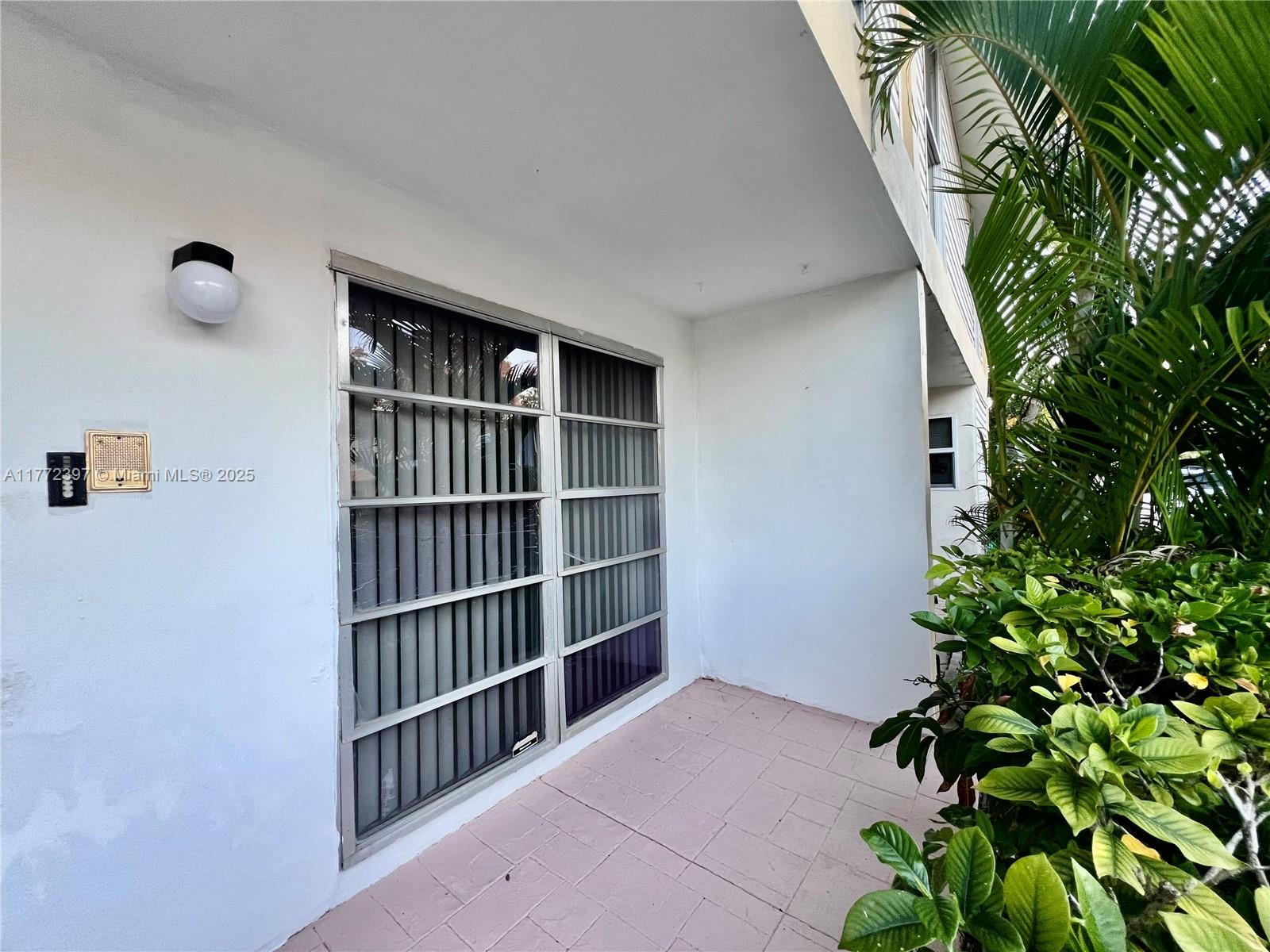 HOLLYWOOD GARDENS CONDOMI - Residential