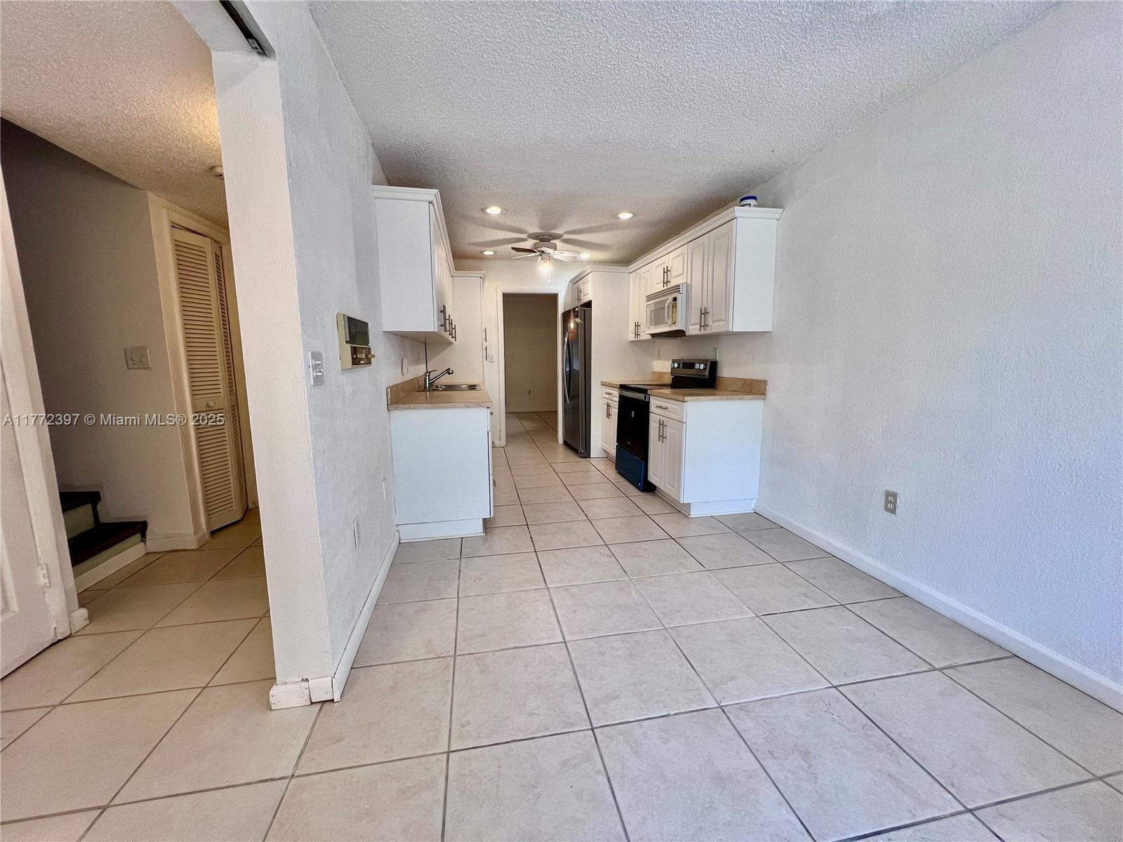 HOLLYWOOD GARDENS CONDOMI - Residential