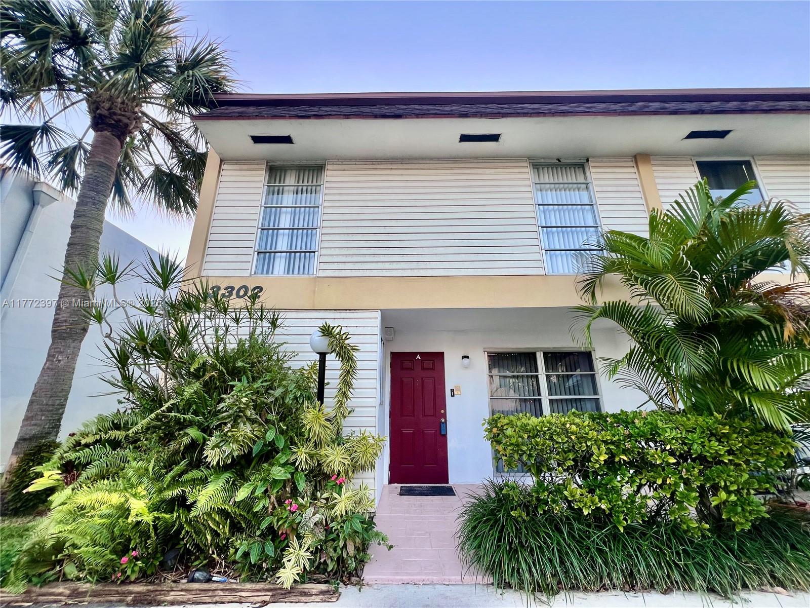 Property for Sale at 3302 Farragut St 5A, Hollywood, Broward County, Florida - Bedrooms: 4 
Bathrooms: 3  - $498,000