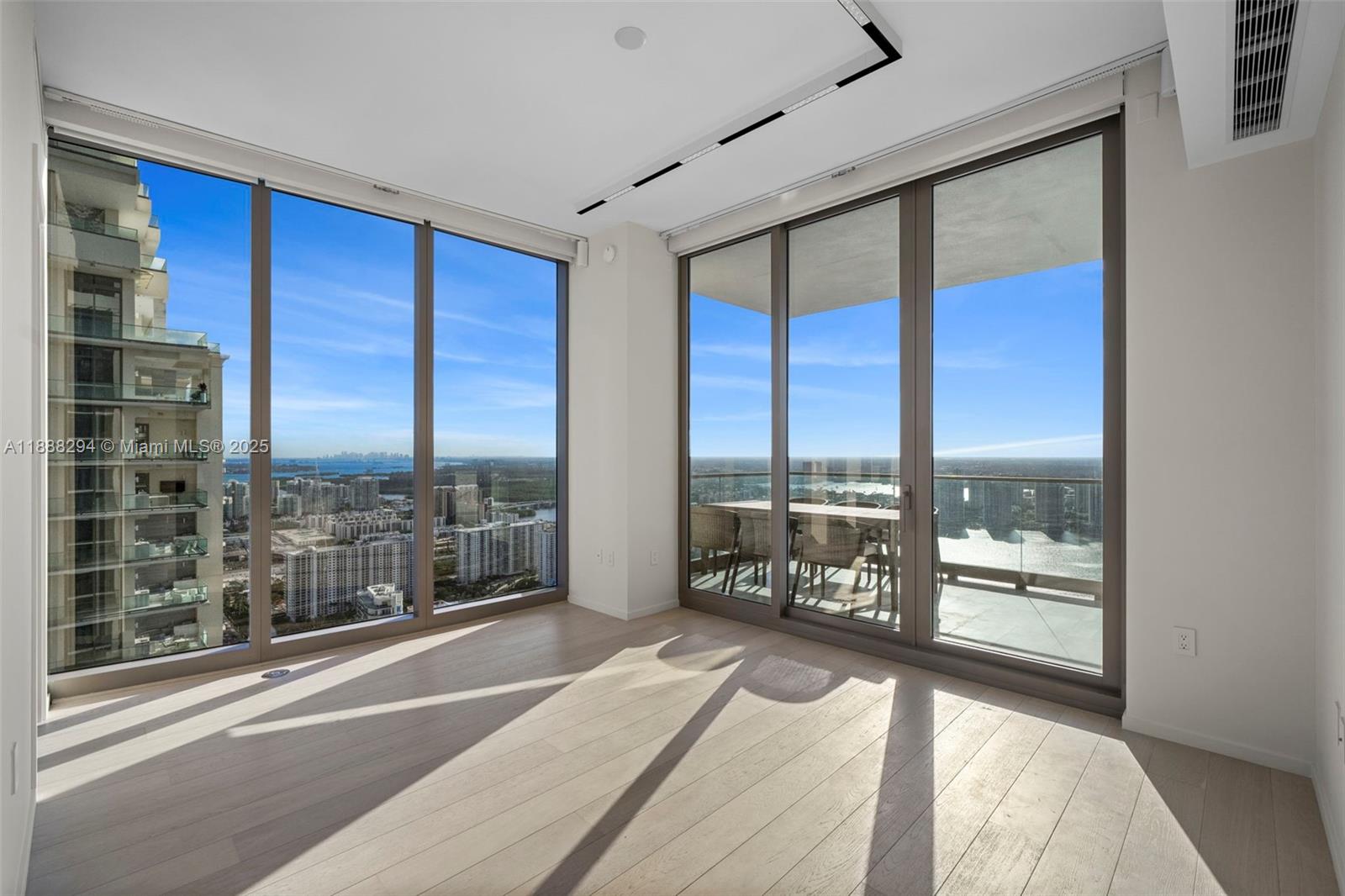 NORTH BISCAYNE BEACH AMEN - Residential