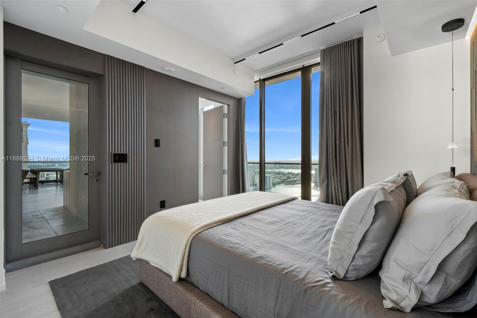 NORTH BISCAYNE BEACH AMEN - Residential