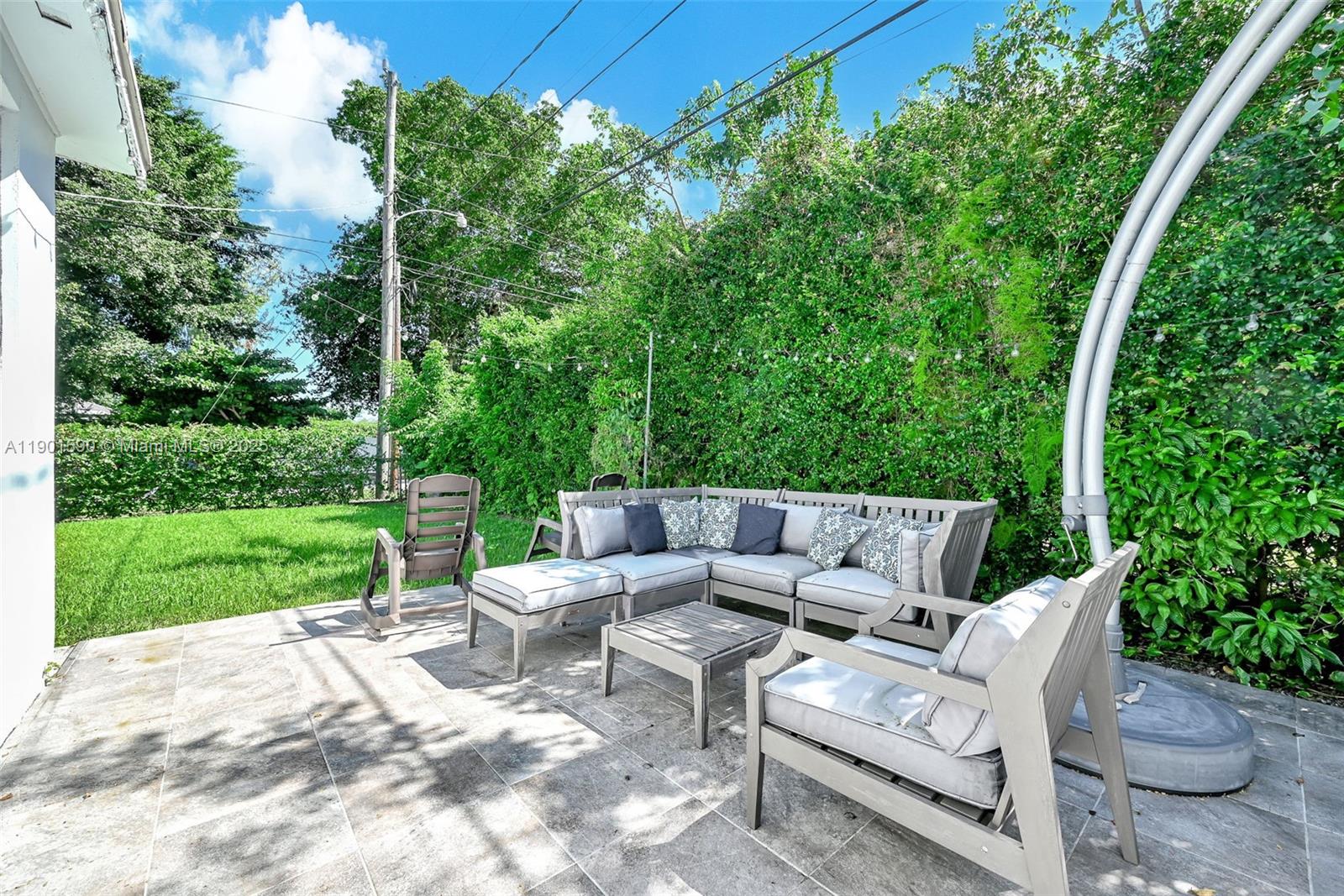 RIVIERA ESTS - Residential