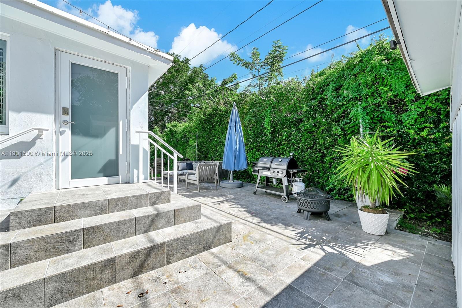 RIVIERA ESTS - Residential