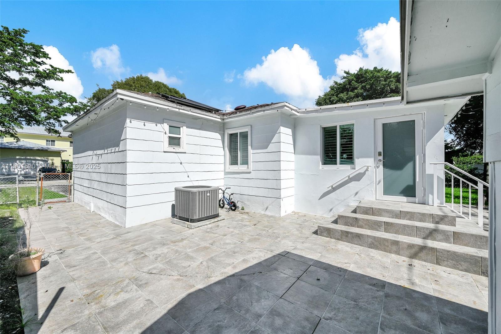 RIVIERA ESTS - Residential